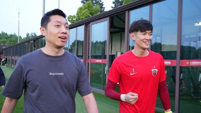 在线亚洲精品国产成人二区